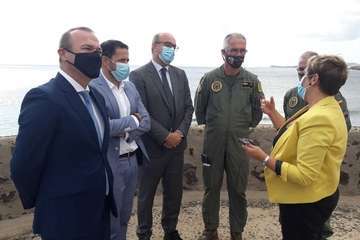 El alcalde de Telde visita Gando para conocer los entrenamientos del Ocean Sky 2020/TA