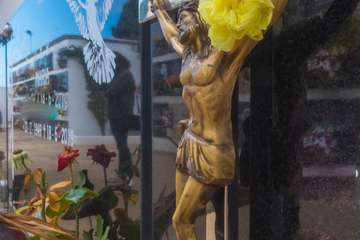 La pandemia merma la visita de familiares a los cementerios de Telde para rendir homenaje a sus difuntos/TA.