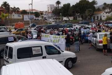  Concentración en Telde por los derechos de los inmigrantes bajo el lema 'Papeles para tod@s'/TA.