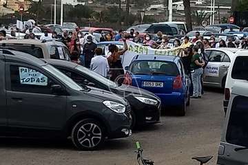  Concentración en Telde por los derechos de los inmigrantes bajo el lema 'Papeles para tod@s'/TA.