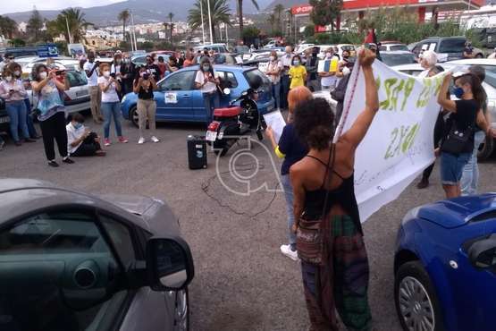  Concentración en Telde por los derechos de los inmigrantes bajo el lema 'Papeles para tod@s'/TA.