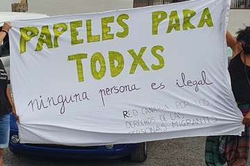  Concentración en Telde por los derechos de los inmigrantes bajo el lema 'Papeles para tod@s'/TA.