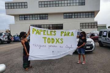  Concentración en Telde por los derechos de los inmigrantes bajo el lema 'Papeles para tod@s'/TA.