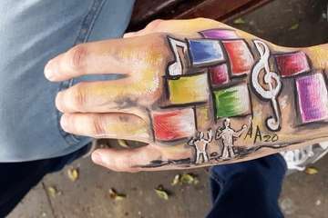 El proyecto de Aarón Martín en las manos de cuatro teldenses/TA y Aarón Martín.