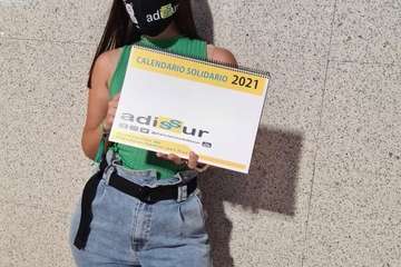 Artistas y deportistas de Telde prestan su imagen para el calendario benéfico de Adissur/TA.