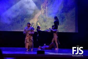 El Teatro de Telde rebosa de magia con el musical 'Al Revés en Navidad'/TA.