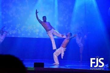 El Teatro de Telde rebosa de magia con el musical 'Al Revés en Navidad'/TA.