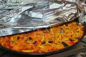 El bar-restaurante Segundo prepara más de 100 menús para familias necesitadas de Telde/TA.