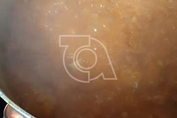 El bar-restaurante Segundo prepara más de 100 menús para familias necesitadas de Telde/TA.