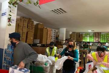 Las murgas teldenses Golisnionas y Nietos de Sary Manchez se vuelcan con el colectivo social Guaxayra Aguax/TA.