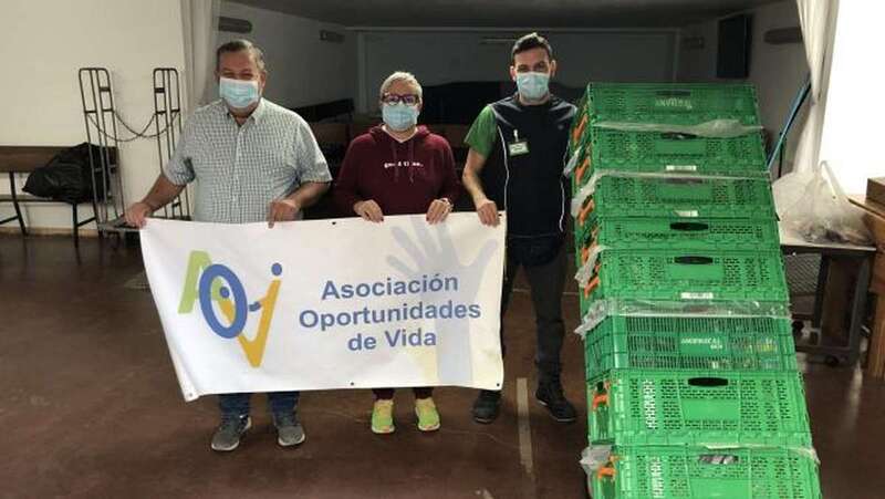 Reparto de alimentos de Mercadona a colectivos sociales/TA.