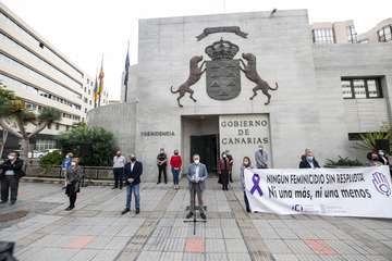 Minuto de silencio en Telde y en Presidencia del Gobierno de Canarias por la mujer asesinada en Gáldar/TA y Acfi Press.