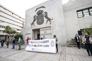 Minuto de silencio en Telde y en Presidencia del Gobierno de Canarias por la mujer asesinada en Gáldar/TA y Acfi Press.