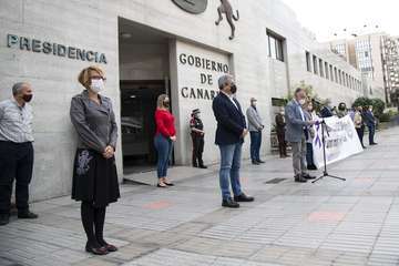 Minuto de silencio en Telde y en Presidencia del Gobierno de Canarias por la mujer asesinada en Gáldar/TA y Acfi Press.