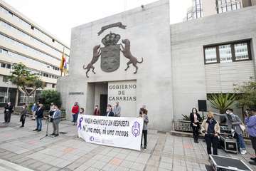 Minuto de silencio en Telde y en Presidencia del Gobierno de Canarias por la mujer asesinada en Gáldar/TA y Acfi Press.