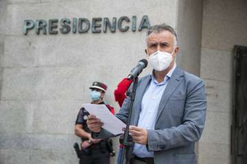 Minuto de silencio en Telde y en Presidencia del Gobierno de Canarias por la mujer asesinada en Gáldar/TA y Acfi Press.