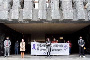 Minuto de silencio en Telde y en Presidencia del Gobierno de Canarias por la mujer asesinada en Gáldar/TA y Acfi Press.