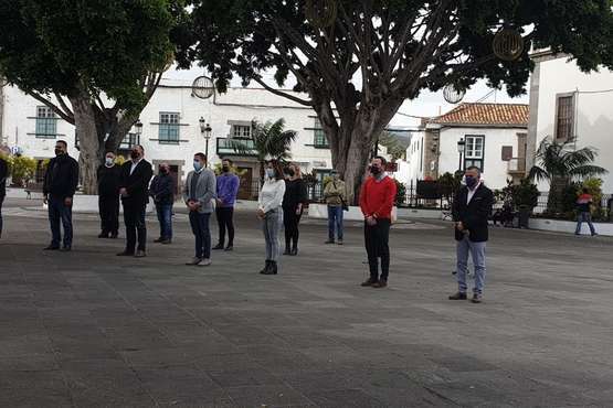 Minuto de silencio en Telde y en Presidencia del Gobierno de Canarias por la mujer asesinada en Gáldar/TA y Acfi Press.