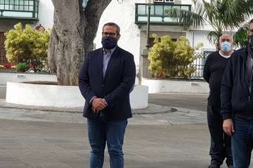 Minuto de silencio en Telde y en Presidencia del Gobierno de Canarias por la mujer asesinada en Gáldar/TA y Acfi Press.