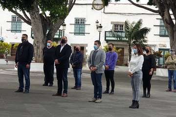 Minuto de silencio en Telde y en Presidencia del Gobierno de Canarias por la mujer asesinada en Gáldar/TA y Acfi Press.