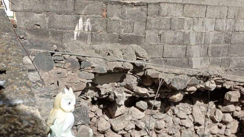 Imagen de la tapia del estanque (Foto TA)