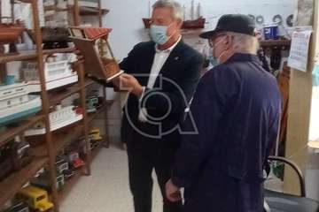  El nuevo comisario de Telde hace amigos en Jinámar/TA.