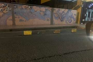 Bloques peligrosos en la calle principal de El Calero/TA.