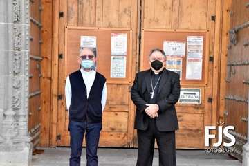 Visita del obispo José Mazuelos a la Basílica de San Juan de Telde/TA.