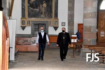 Visita del obispo José Mazuelos a la Basílica de San Juan de Telde/TA.
