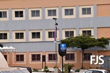  Mural y banderolas violetas en Telde por el 8-M/Francisco Javier Santana.