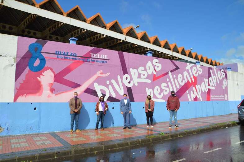 Mural inaugurado esta mañana en la calle de Acuarelista Elías Marrero/TA.