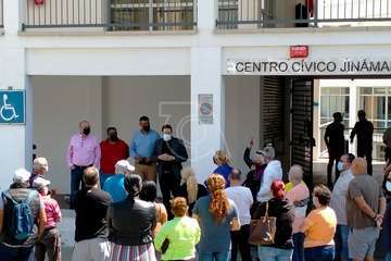 Reunión de vecinos afectados con autoridades del Ayuntamiento de Telde/TA.