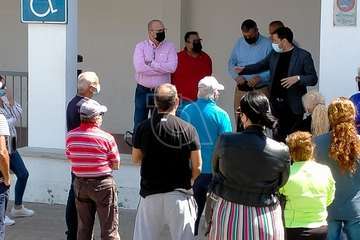 Reunión de vecinos afectados con autoridades del Ayuntamiento de Telde/TA.