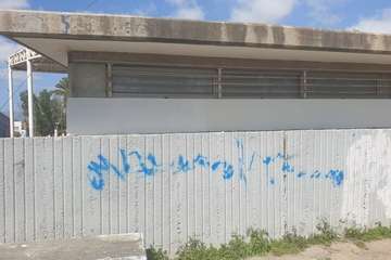 Servicios borra los mensajes ofensivos contra chicas en un muro de Las Remudas (Telde)/TA.