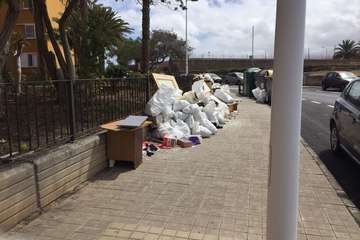 Un vecino de Las Remudas 'tira' su casa a la calle/TA.