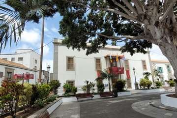 Telde vive un sobrio Viernes Santo sin procesiones/TA y Jesús Ruiz Mesa.