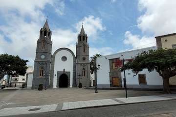  Telde vive un sobrio Viernes Santo sin procesiones/TA y Jesús Ruiz Mesa.