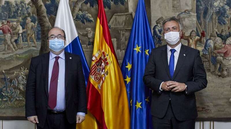 Reunión entre el ministro Iceta y el presidente del Gobierno de Canarias/TA.