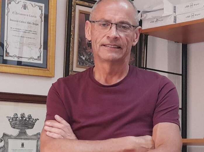 Jesús  Santana, el funcionario demandante/TA.