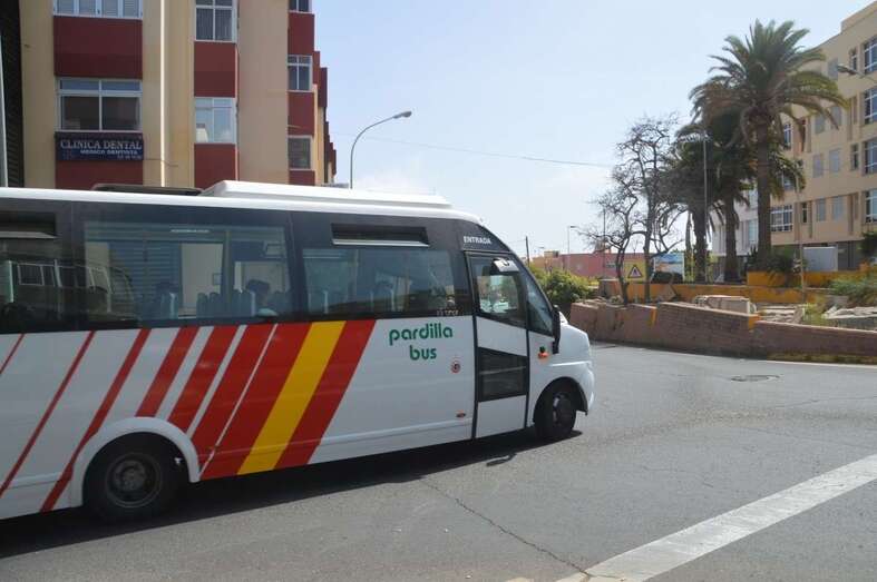 Imagen de archivo de una guagua de Pardilla Bus/TA.