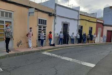 Enrame y colocación de la Cruz en El Roque Azucarero/TA.