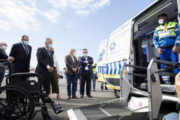 Presentación en Telde de la nueva flota de ambulancias de TSNU de Gran Canaria/Acfi Pres.