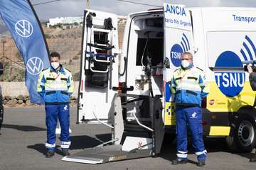 Presentación en Telde de la nueva flota de ambulancias de TSNU de Gran Canaria/Acfi Pres.