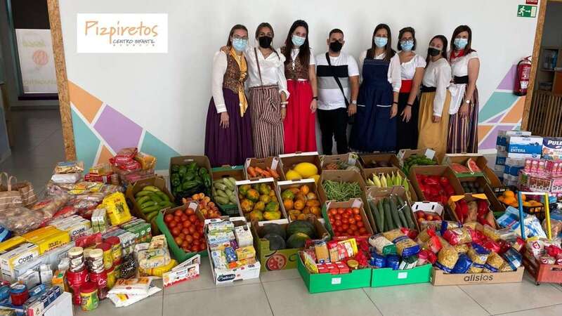 Alimentos recaudados por la escuela infantil Pizpiretos para el cocinero Jazael Quevedo / TA