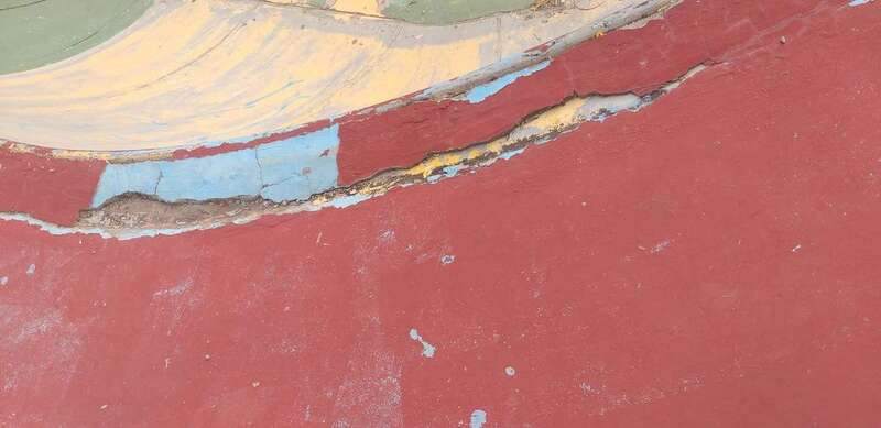 Imagen de los desperfectos que presenta una de las rampas del skatepark de La Barranquera / TA