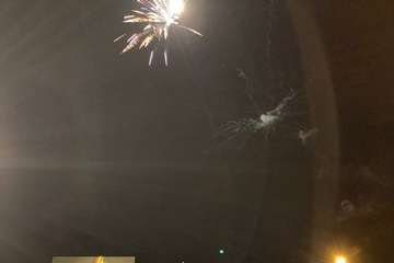 Humor y fuegos artificiales en Telde en la Noche de San Juan/TA.