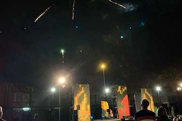 Humor y fuegos artificiales en Telde en la Noche de San Juan/TA.