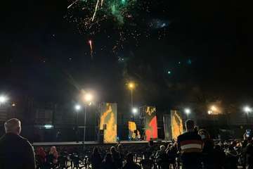 Humor y fuegos artificiales en Telde en la Noche de San Juan/TA.