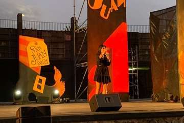 Humor y fuegos artificiales en Telde en la Noche de San Juan/TA.