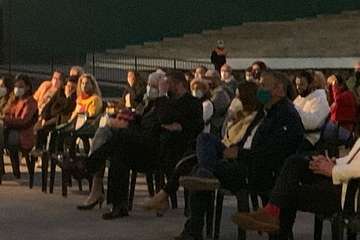 Humor y fuegos artificiales en Telde en la Noche de San Juan/TA.